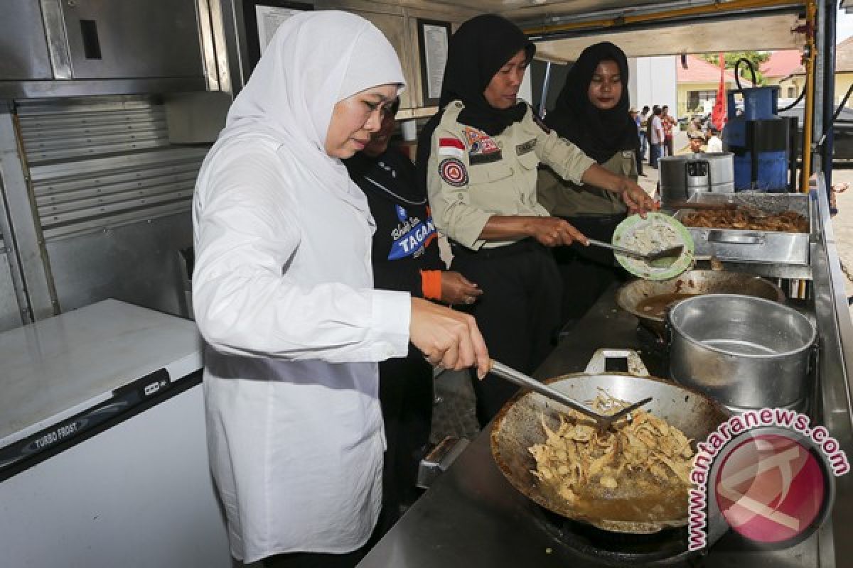 Mensos Kunjungi Gudang Logistik Bencana