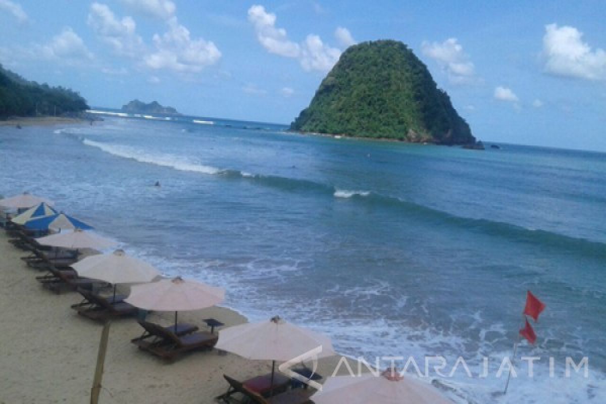 Pemkab Banyuwangi: Pantai Pulau Merah Kembali Bersih