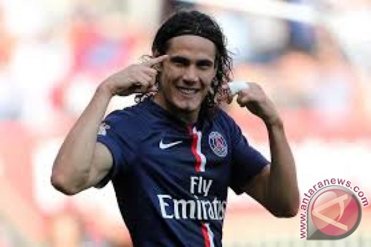 Cavani ukir trigol saat PSG taklukkan Monaco