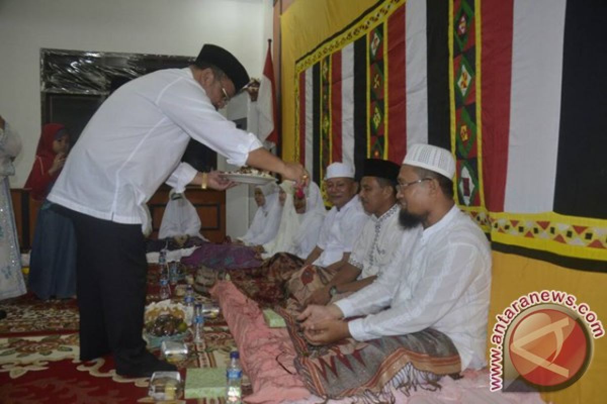 Wali Kota Tepung Tawari Calon Jamaah Haji