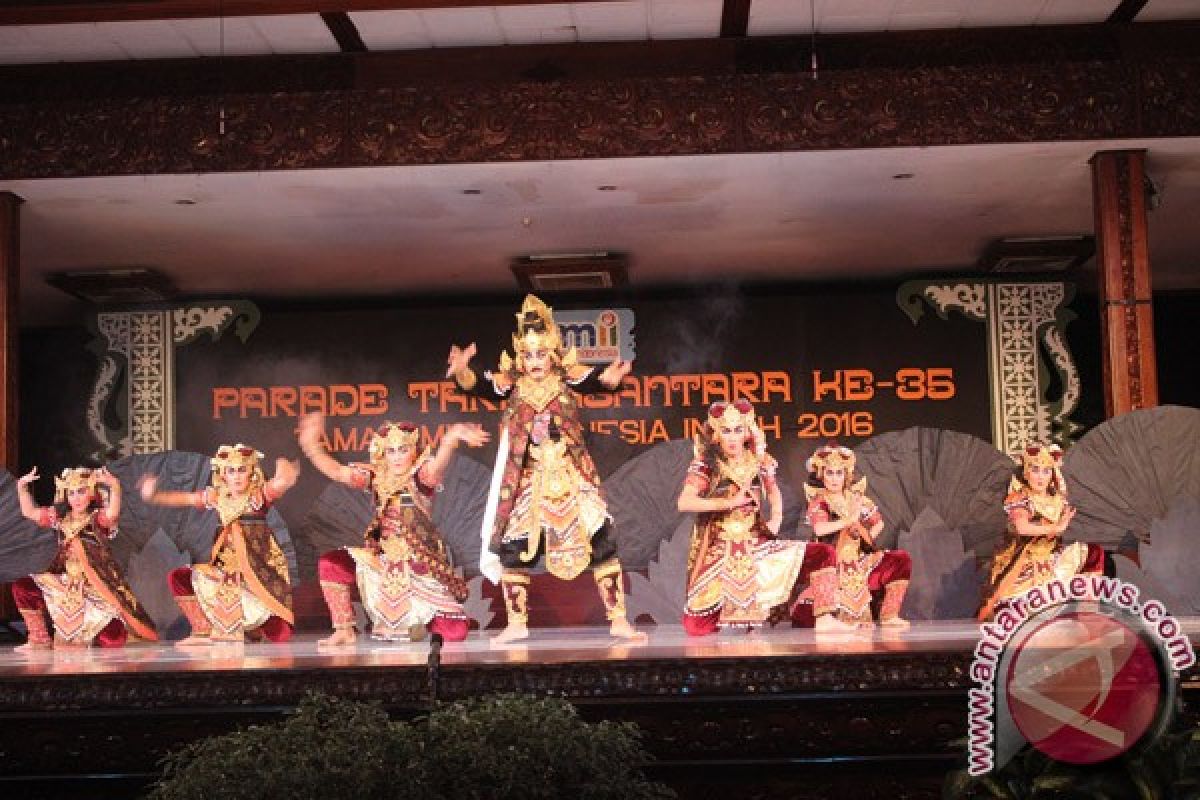 Bali Raih Juara Umum Parade Tari Nusantara