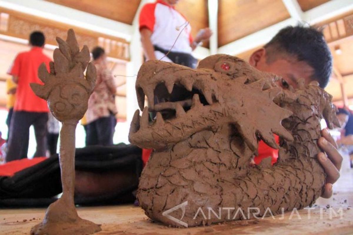 Tulungagung Gelar Adu Bakat Senin Lukis-Patung Kreasi