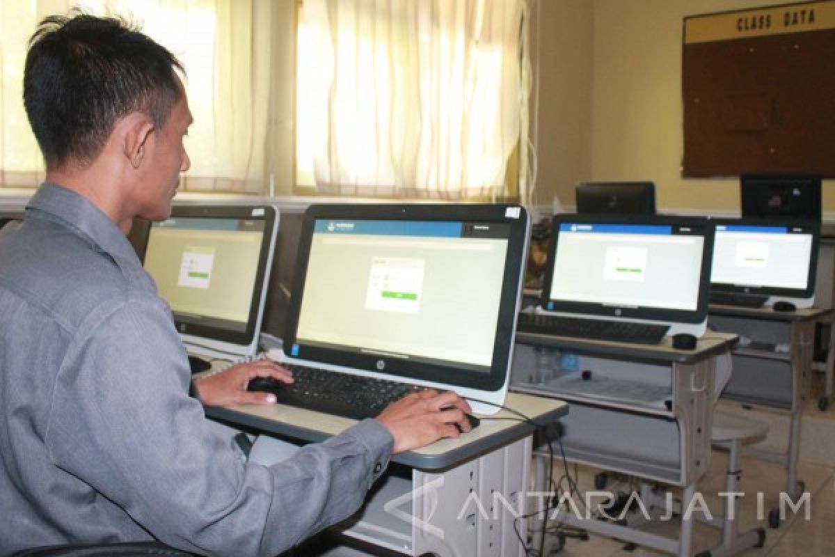 Di Madiun 20 SMP Pinjam Laptop untuk UNBK