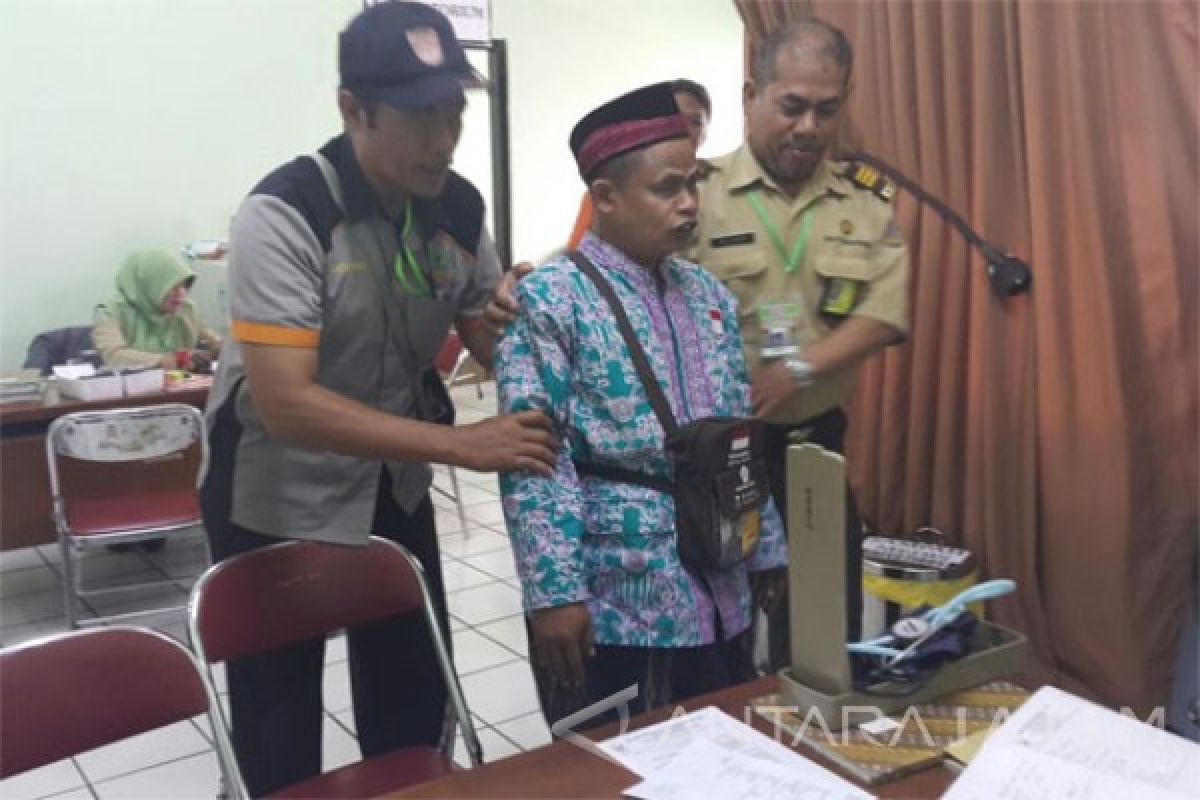 Calhaj Tunanetra asal Mojokerto Berangkat tanpa Keluarga