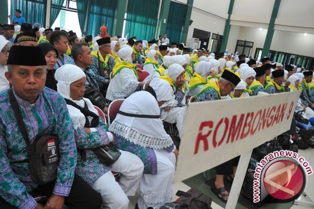 Gelang jamaah calon haji dikerjakan industri kecil