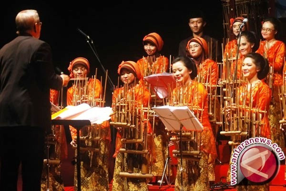 Konser Angklung Menarik Perhatian Wisatawan di Jerman