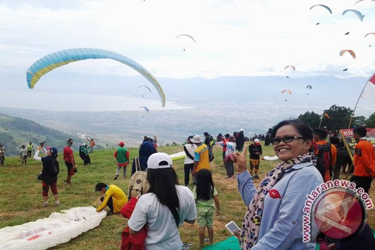 Lima negara ikut kejuaraan paralayang di Palu