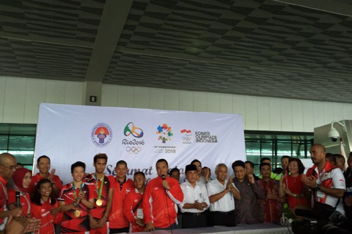 Tontowi dan Liliyana disambut meriah di bandara 