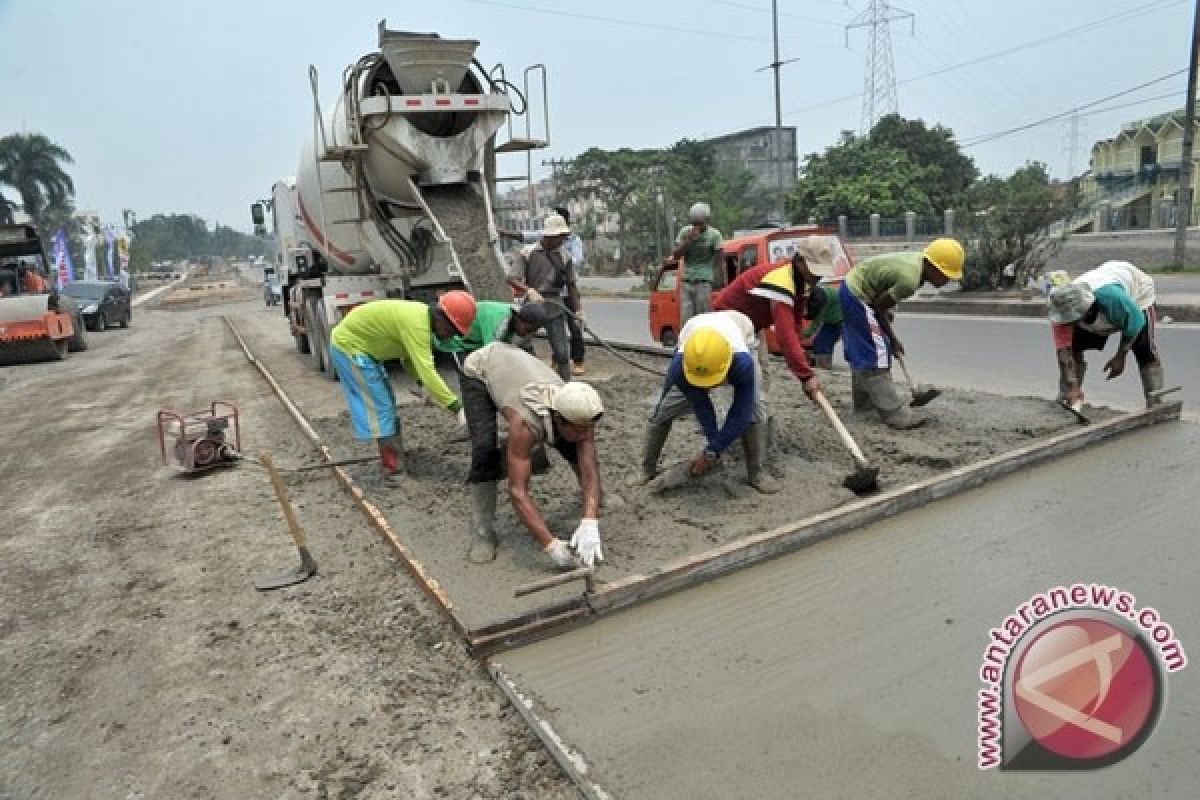 DPU Temanggung Bongkar Jalan Beton di Bawah Spesifikasi