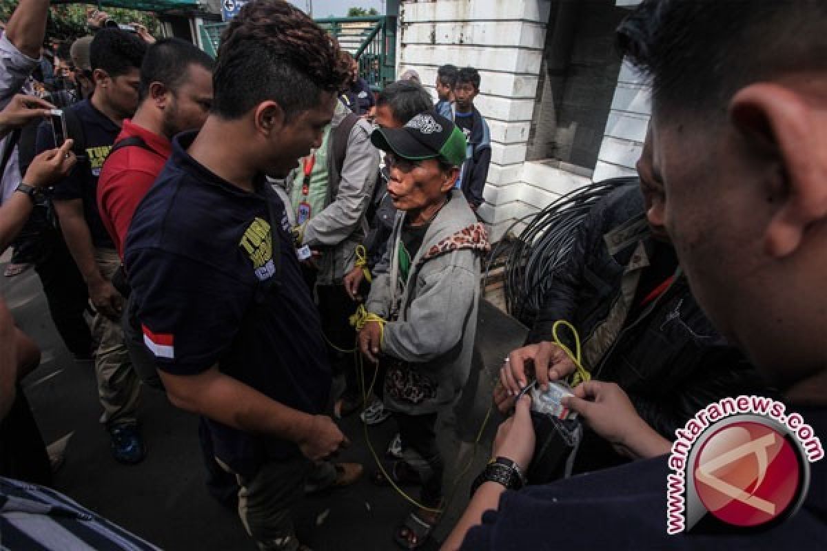  Polisi amankan 75 pria dari Yayasan Trisakti