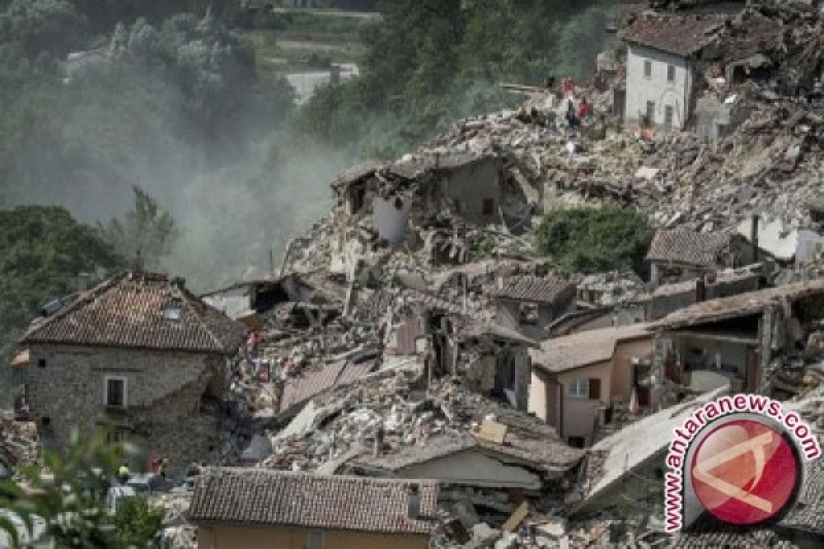 Italia tetapkan keadaan darurat di daerah tertimpa gempa