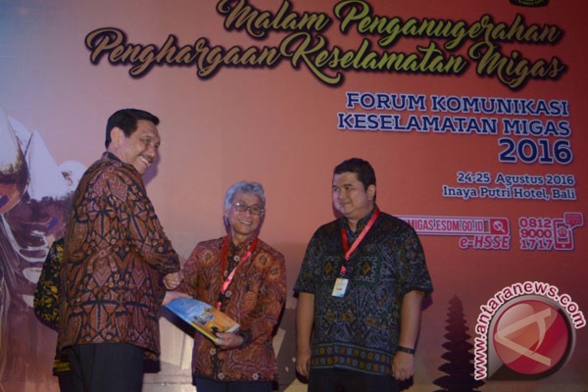 Luhut minta Pertamina tingkatkan kandungan dalam negeri