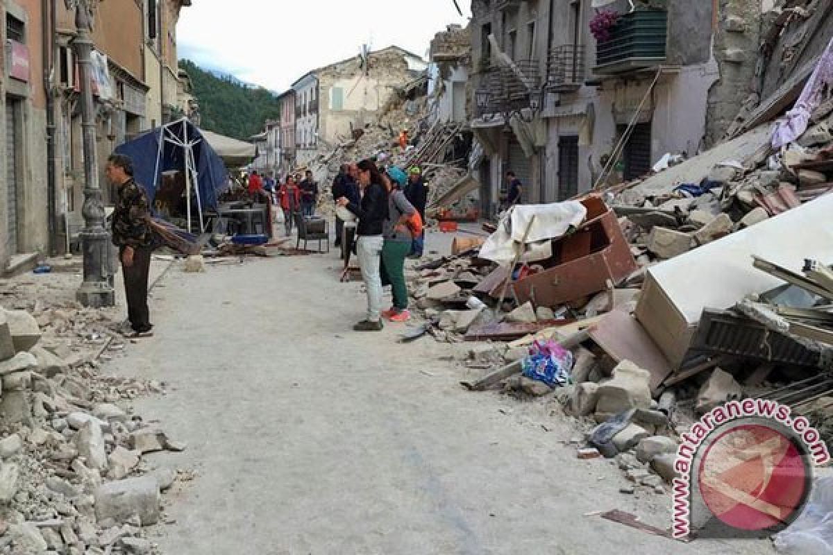 Gempa sebabkan ketakutan dan kerusakan di Italia Tengah