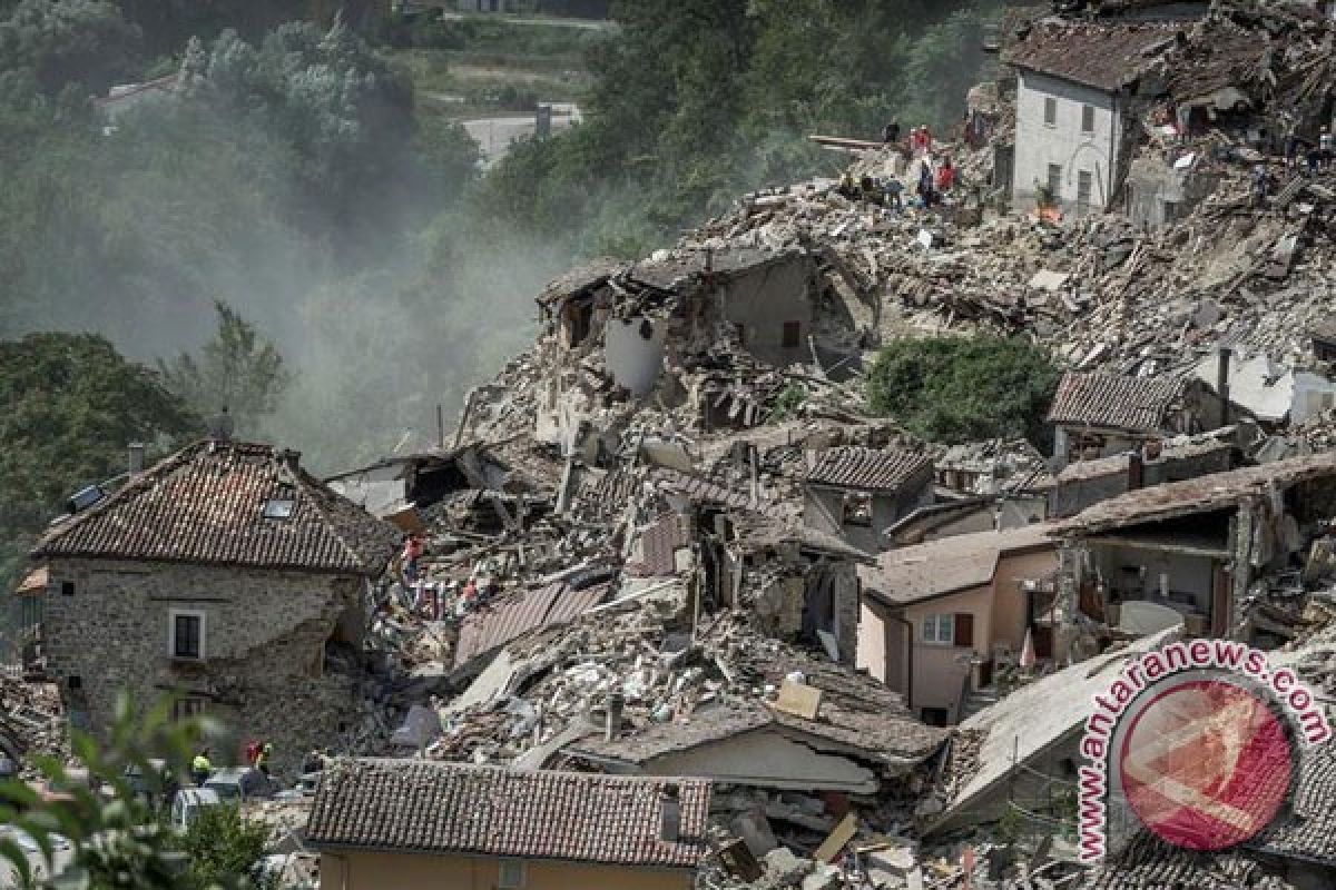 Korban jiwa akibat gempa di Italia lebih dari 100 orang