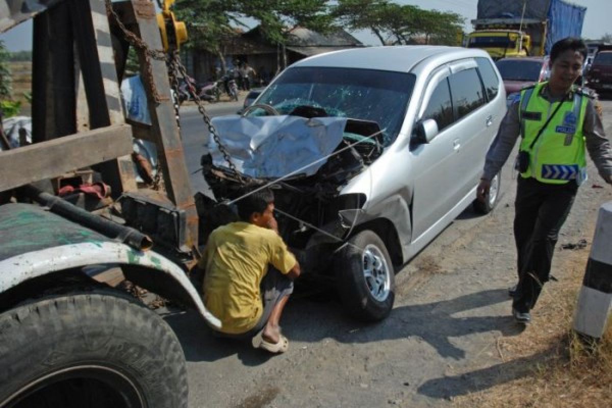 Empat Tewas dalam Kecelakaan Karambol