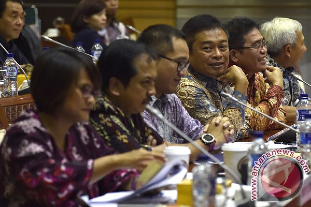 DPR panggil Kominfo terkait penurunan tarif interkoneksi