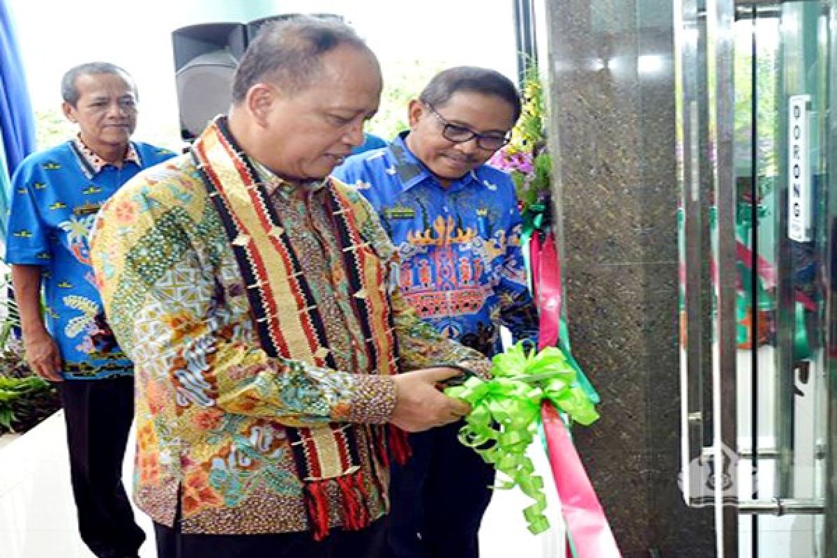 Menristekdikti Resmikan Gedung Ki Hajar Dewantara Politeknik Lampung