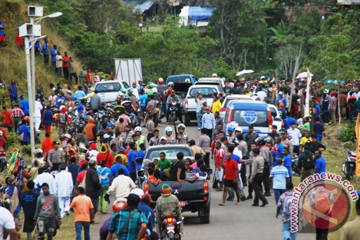 Gubernur Papua ajak masyarakat ikut jaga keamanan