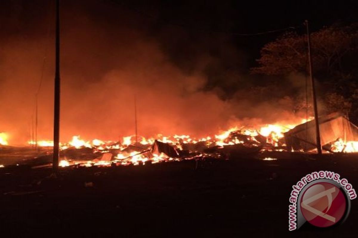 200 kios di Pasar Perbatasan RI-PNG ludes terbakar