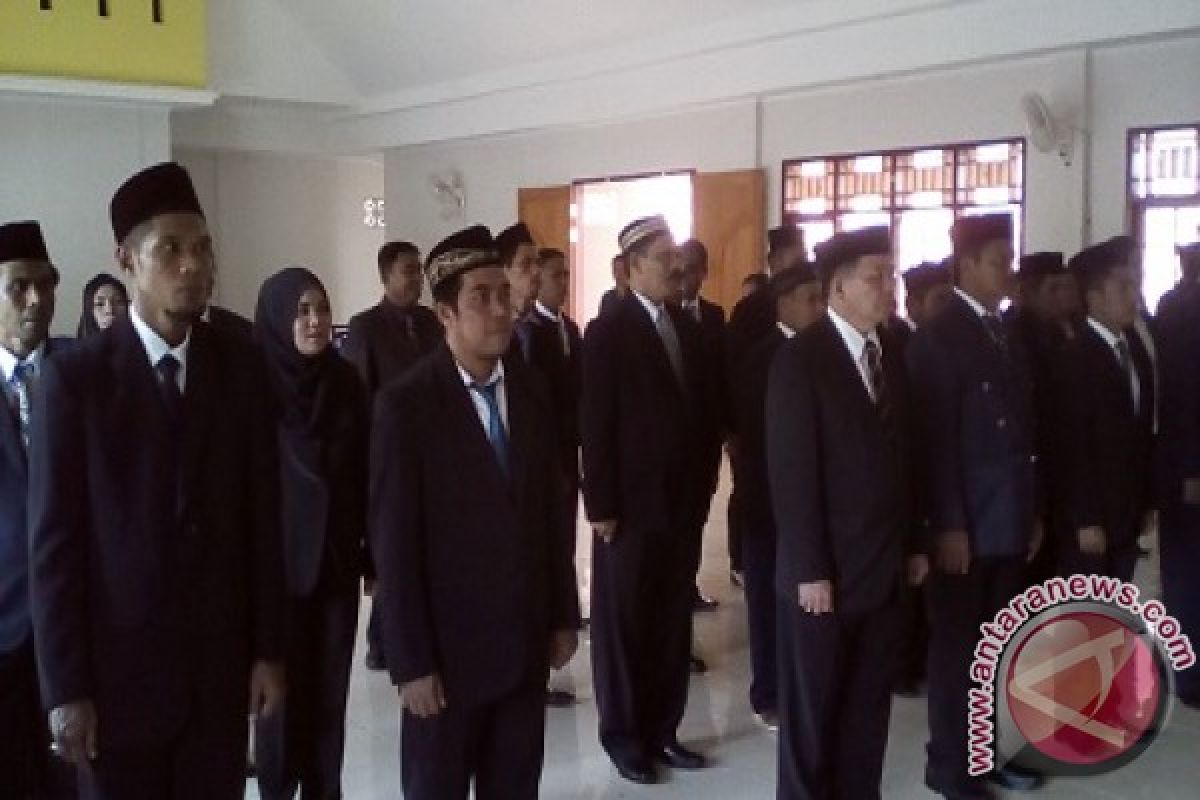 Panitia Pengawas Kecamatan Pilkada Sangihe dilantik