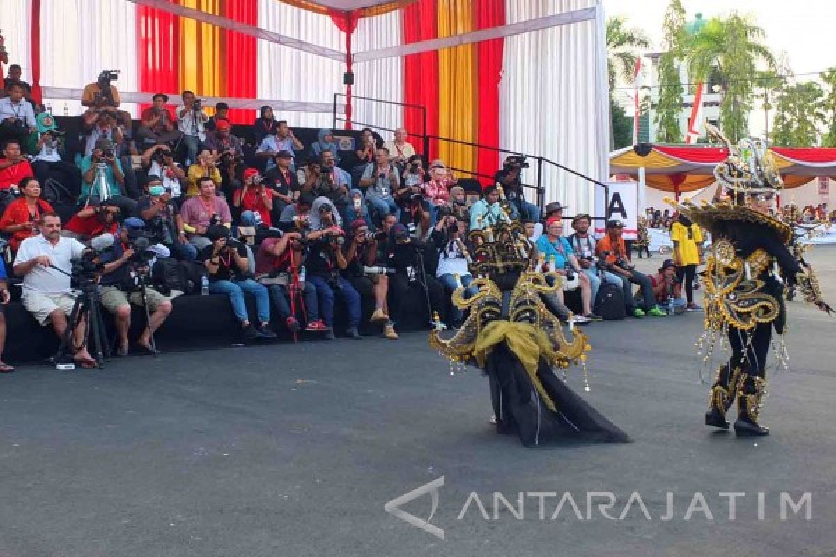 Sejumlah Jurnalis dan Wisatawan Asing Terpesona  