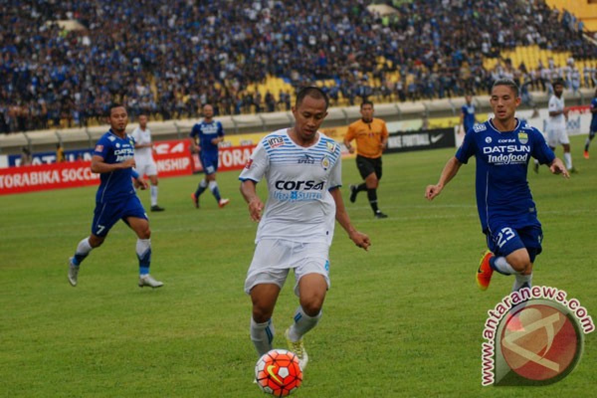 Persib ditahan imbang Arema 0-0