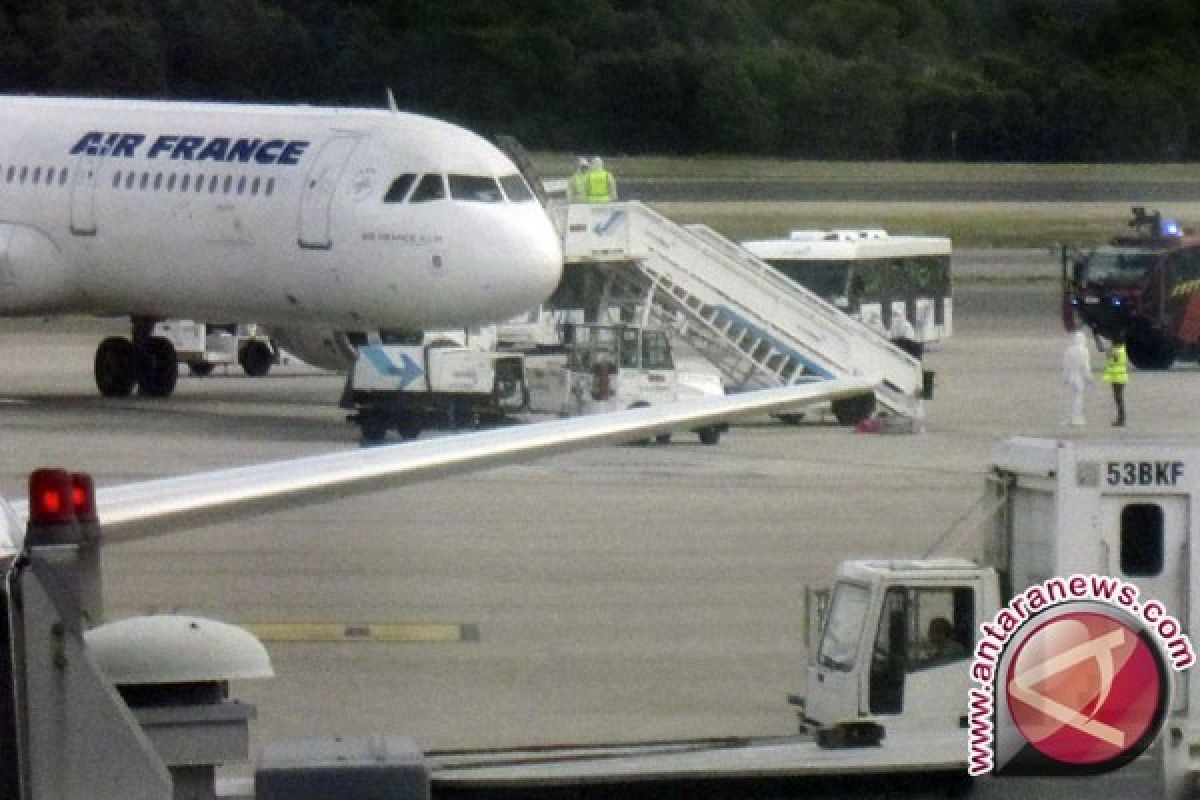 Penerbangan Air France tertunda gara-gara 