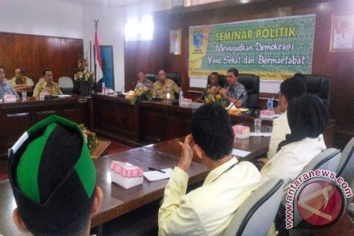 Kesbangpol Paser Gelar Seminar Politik