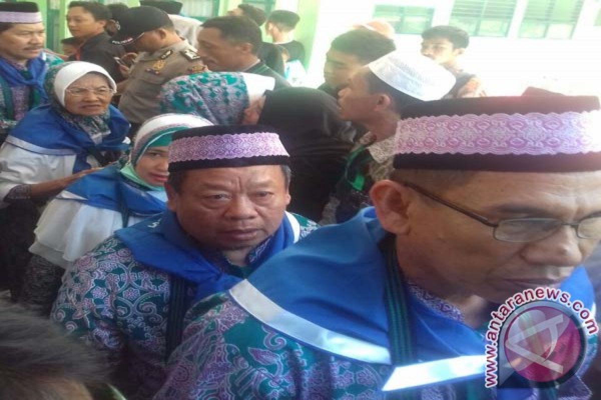 Wagub Melepas Keberangkatan 1.331 Calon Haji Sultra