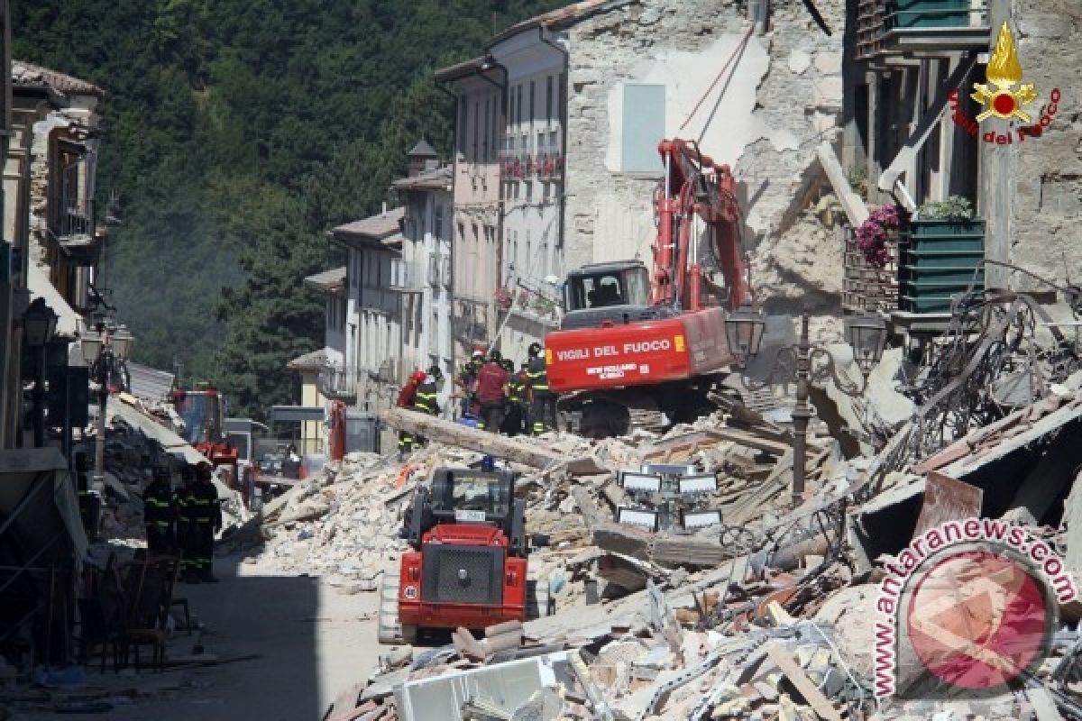 Gas meledak, 12 orang hilang saat gedung ambruk di Sisilia
