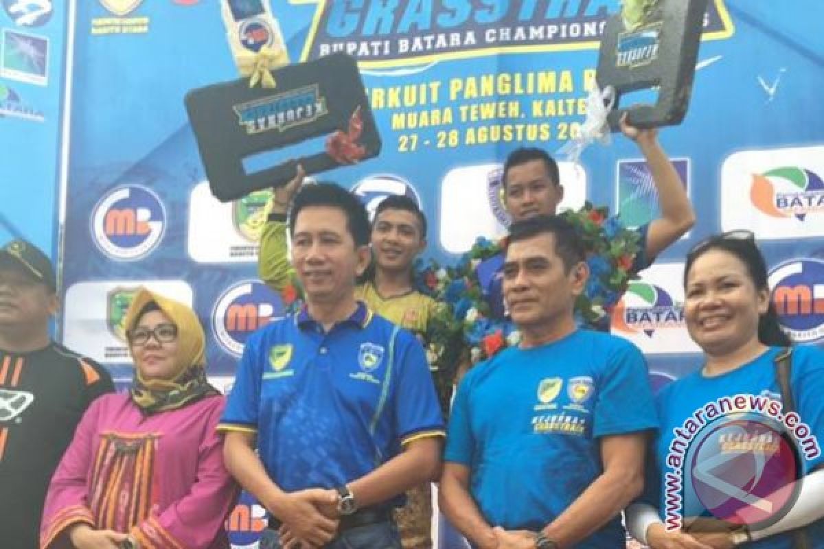 Vernando Juara Kejurnas Grasstrack Seri IV Kalimantan
