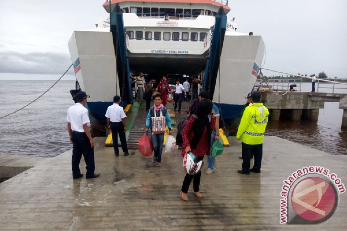 Penumpang laut turun 3,42 persen di Aceh