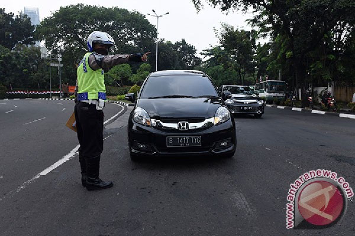 Pemberlakuan genap-ganjil, 40 pelanggar tertangkap di kawasan Sudirman