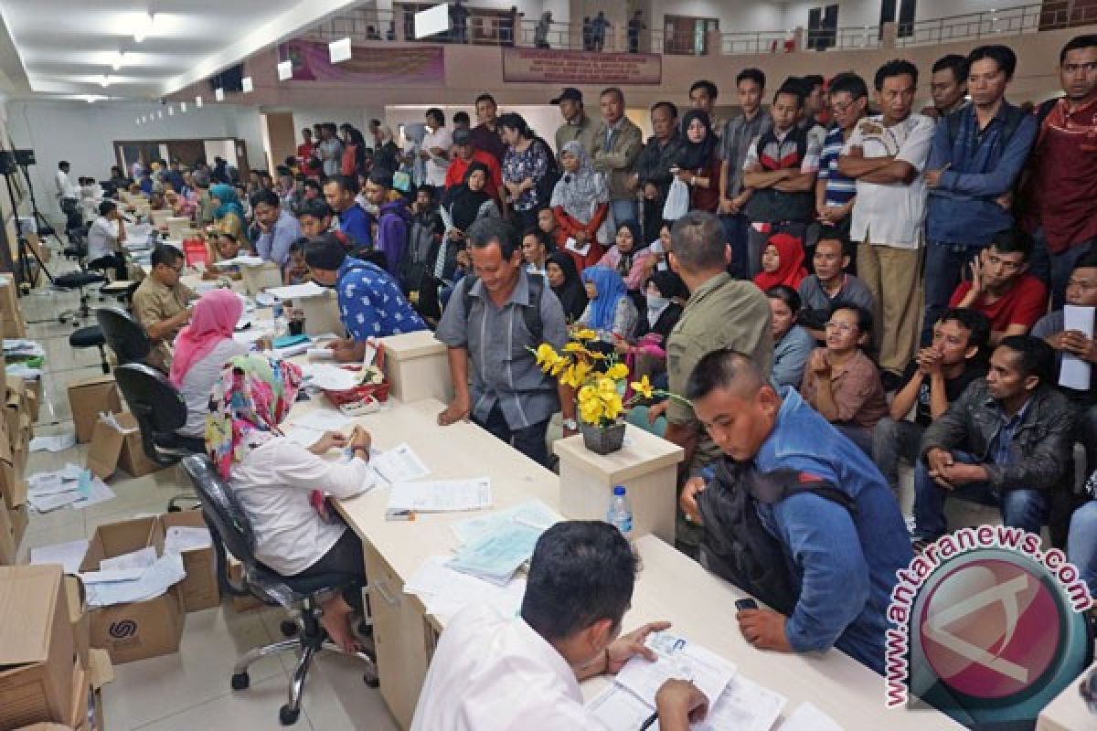 Disdukcapil Tangerang targetkan 46.318 KTP-el rampung jelang pilpres