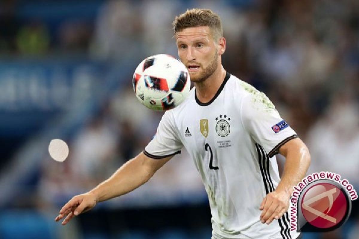 Shkodran Mustafi tetap tegar