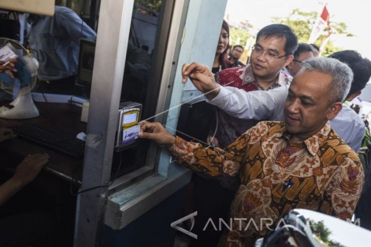 Pelindo III-Mandiri Luncurkan Kartu Elektronik Pengganti Pembayaran Tunai