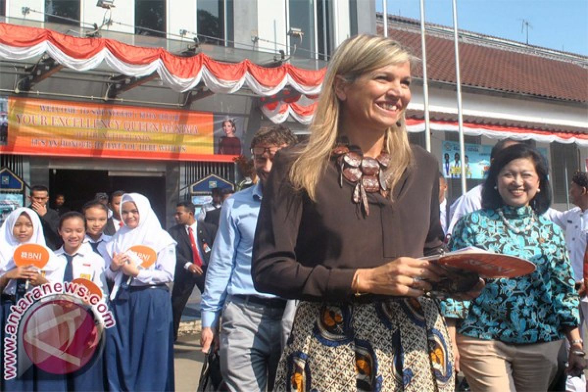 Queen Maxima witnesses financial inclusion programs in Bogor
