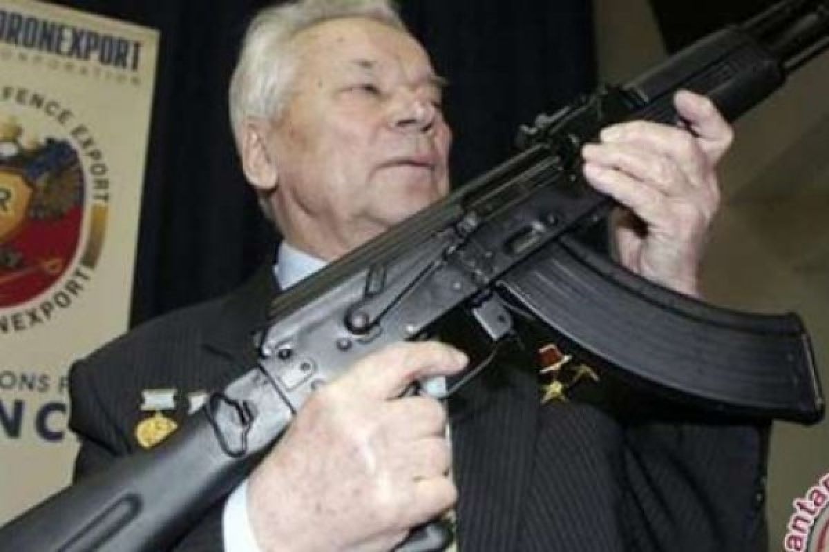 Pembuat Senjata Avtomat Kalashnikova (AK-47) Buka Toko Di Bandara