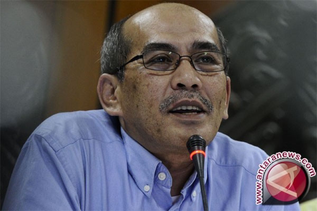 Faisal Basri: Kenaikan Harga Ampuh Hentikan Rokok