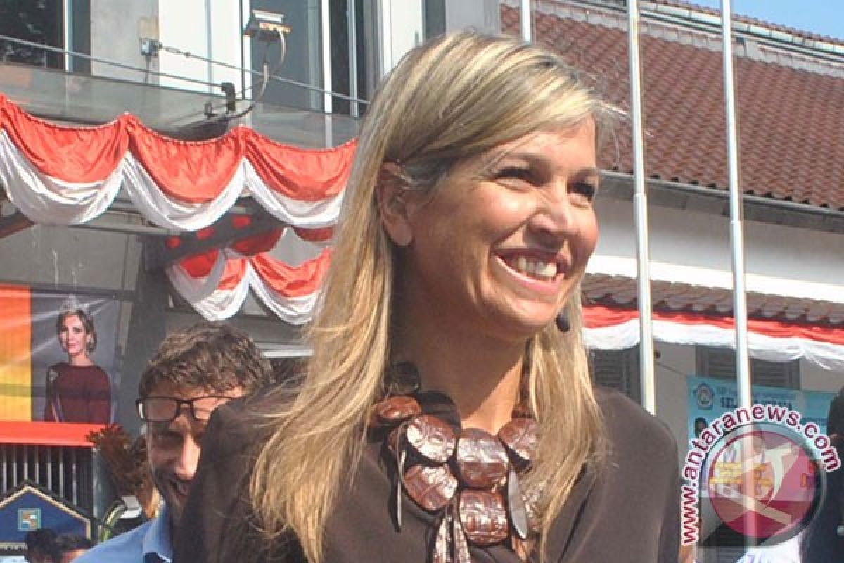 Coordinating minister discusses development with Queen Maxima