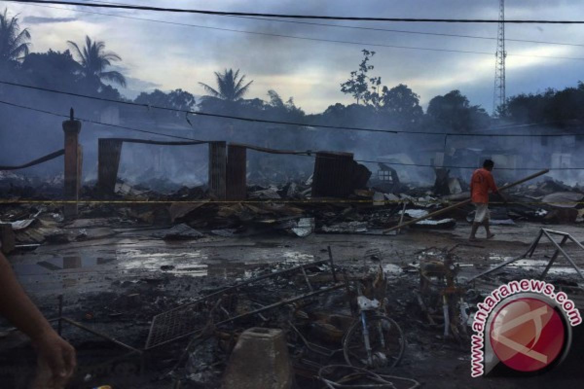 Tim Inafis Polda Kalbar Periksa Kebakaran Pasar Bodok