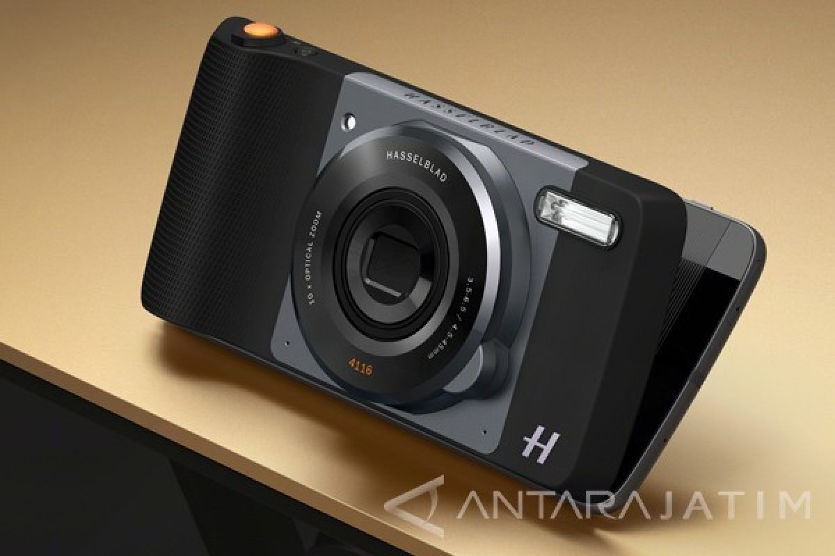 Lenovo Perkenalkan Moto Z Play Bersama Aksesoris True Zoom