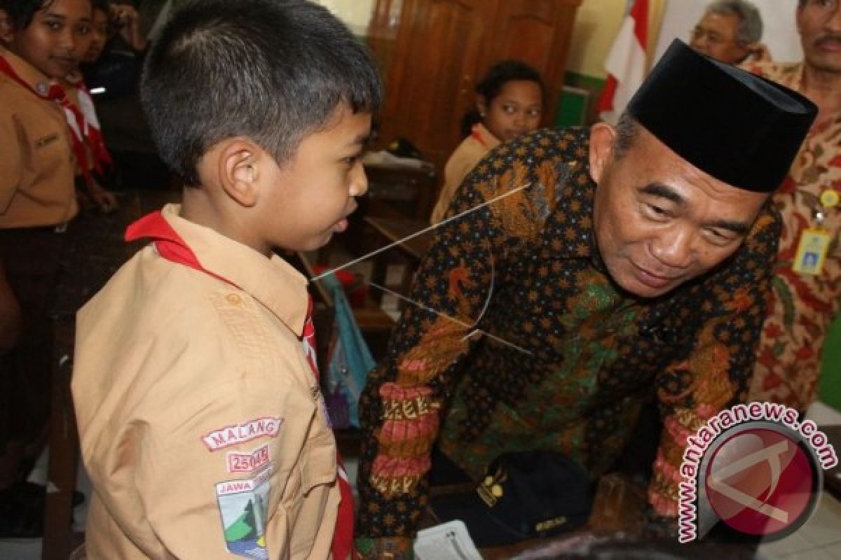 Mendikbud Minta Kepala Sekolah Jemput KIP