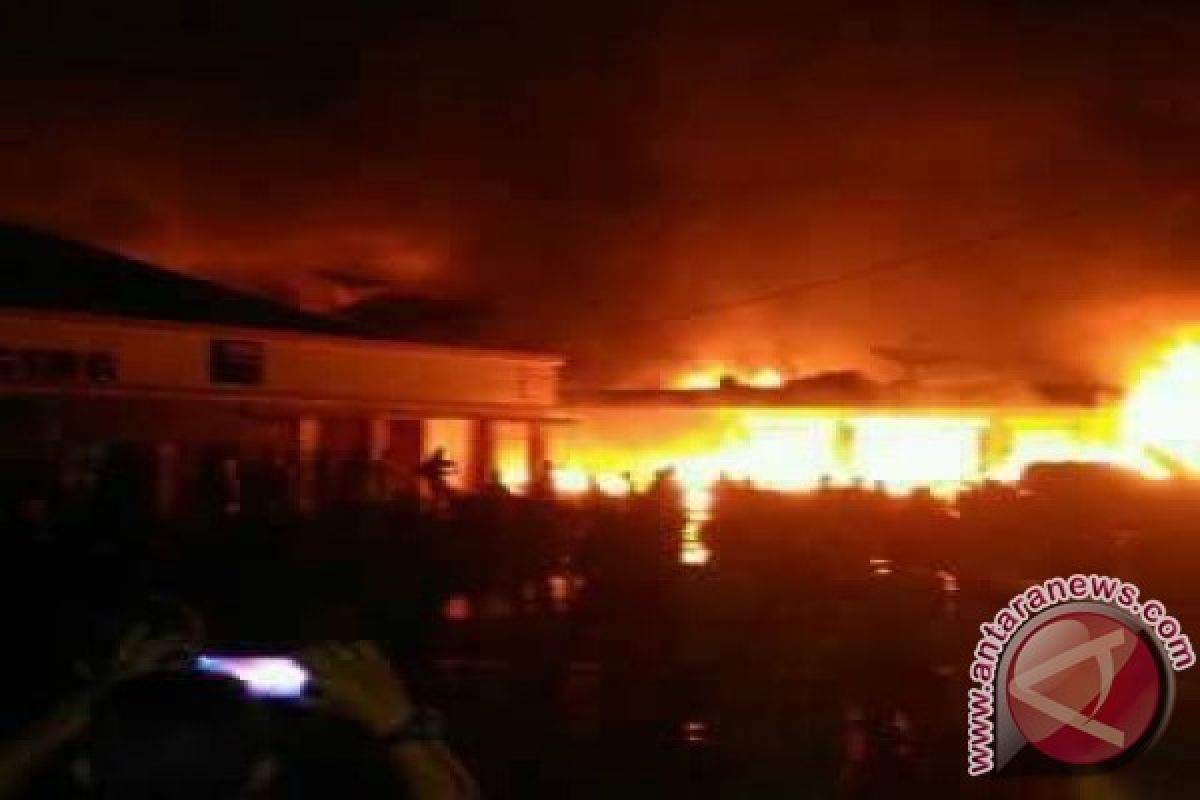 10 Ruko di Pasar Sungai Geringging Terbakar