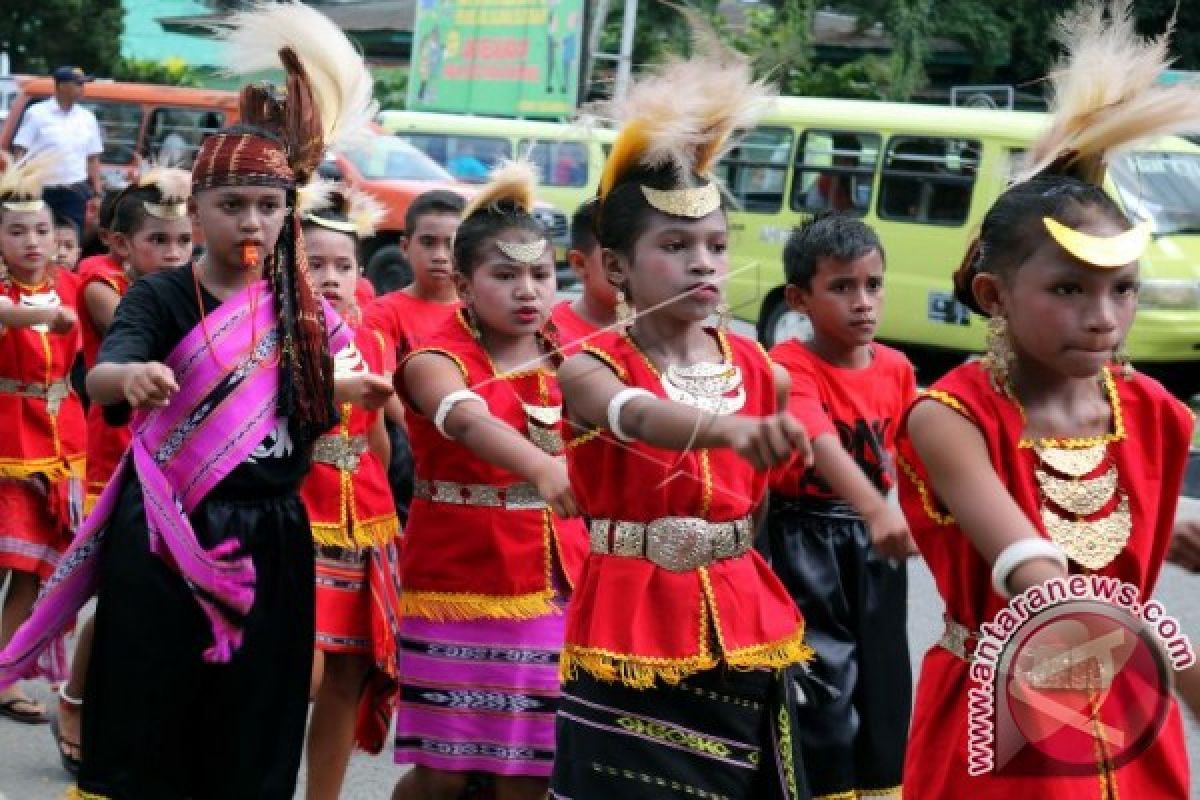 107 Regu Ikut Gerak Jalan Amboina 2016