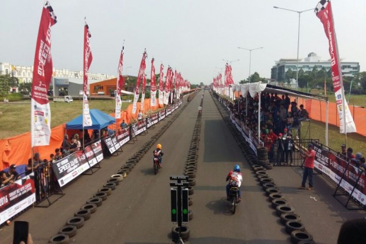 Paramount dan Otomania Gelar Drag Bike