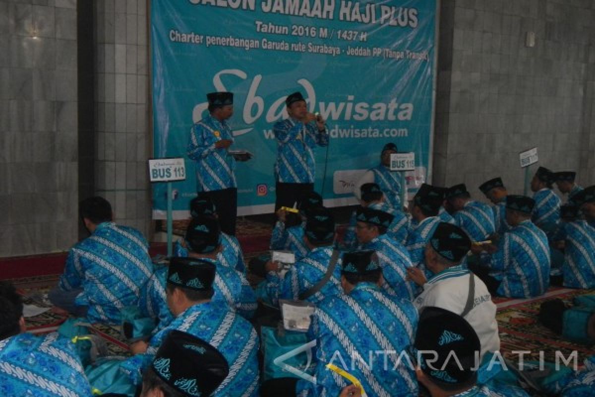 272 Calon Haji Plus Diberangkatkan dari Juanda