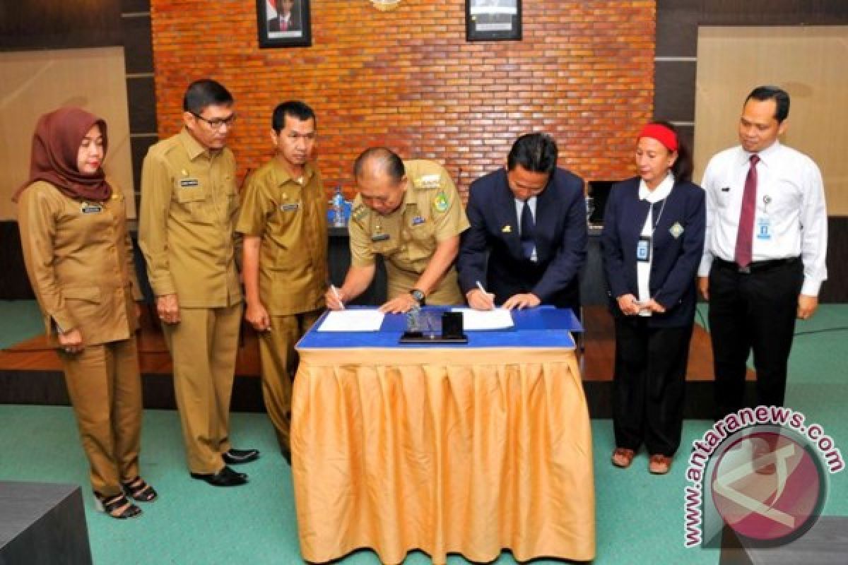 Bupati Tandatangani MoU Dengan Akademi Pariwisata