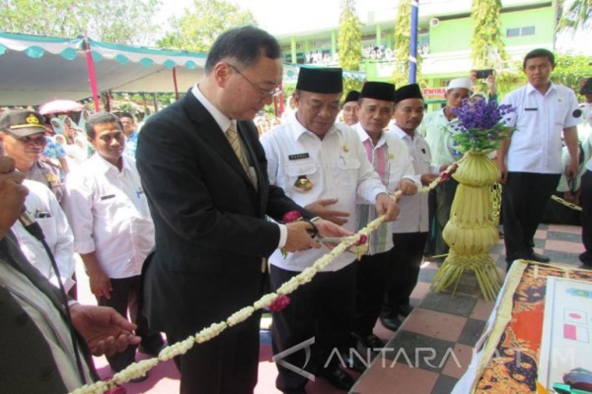 MTs Bustanul Ulum Lamongan Dapat Hibah Jepang