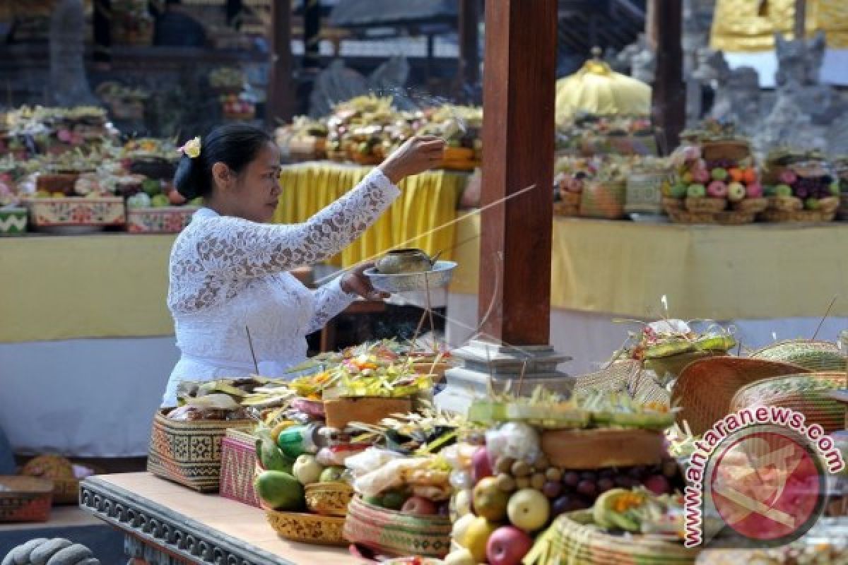 Pastika Ajak Umat Maknai Esensi Hari Galungan